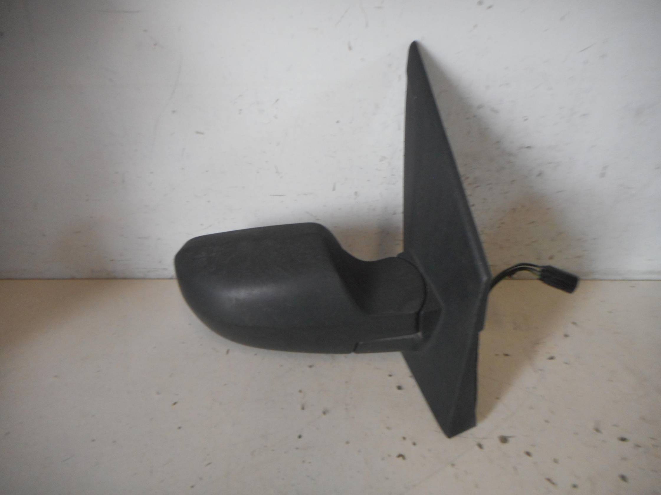 Retrovisore est. dx.